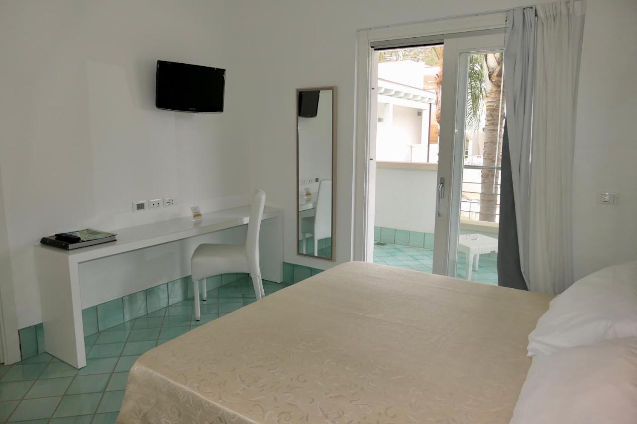 Ganimede Hotel Sperlonga Exterior photo